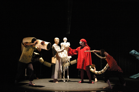 ジャングルジムの双子写真2